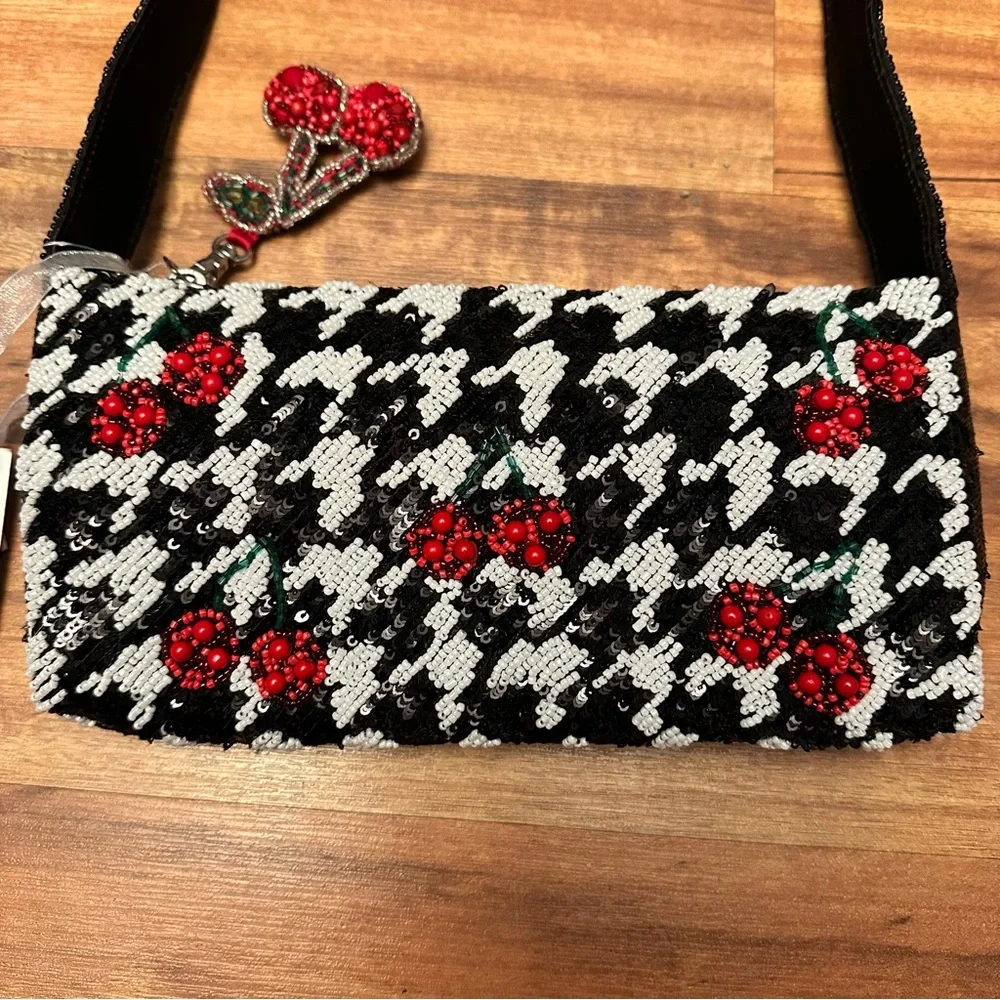 NWT Handmade in India Cherry Houndstooth Beaded Handbag - Picture 3 of 5